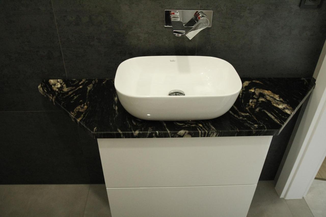 Apartament W Centrum-Garaz Kielce Buitenkant foto